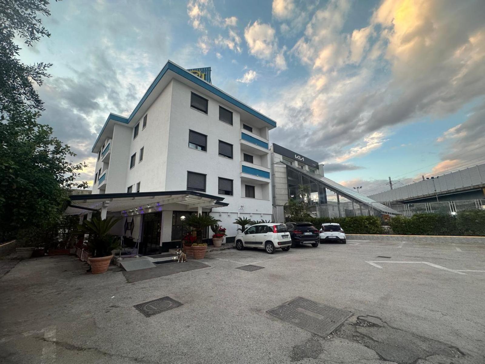 Hotel Clinton Casoria Exterior photo