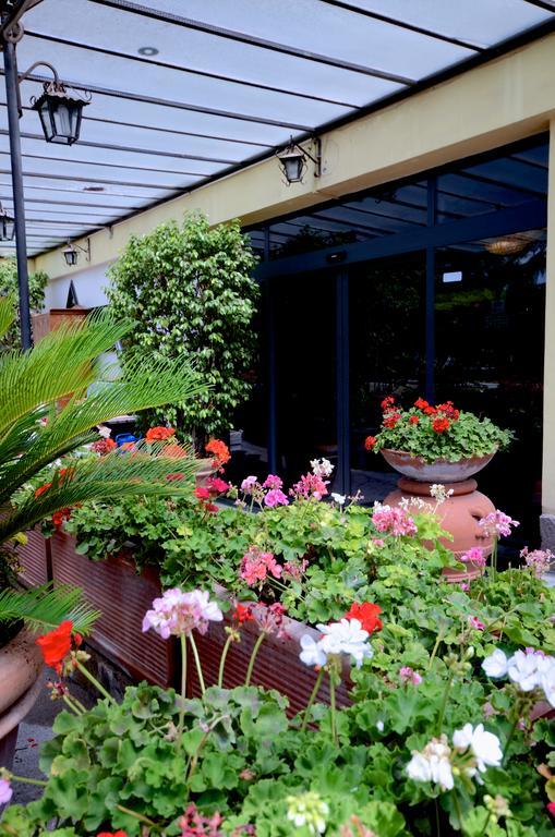 Hotel Clinton Casoria Exterior photo